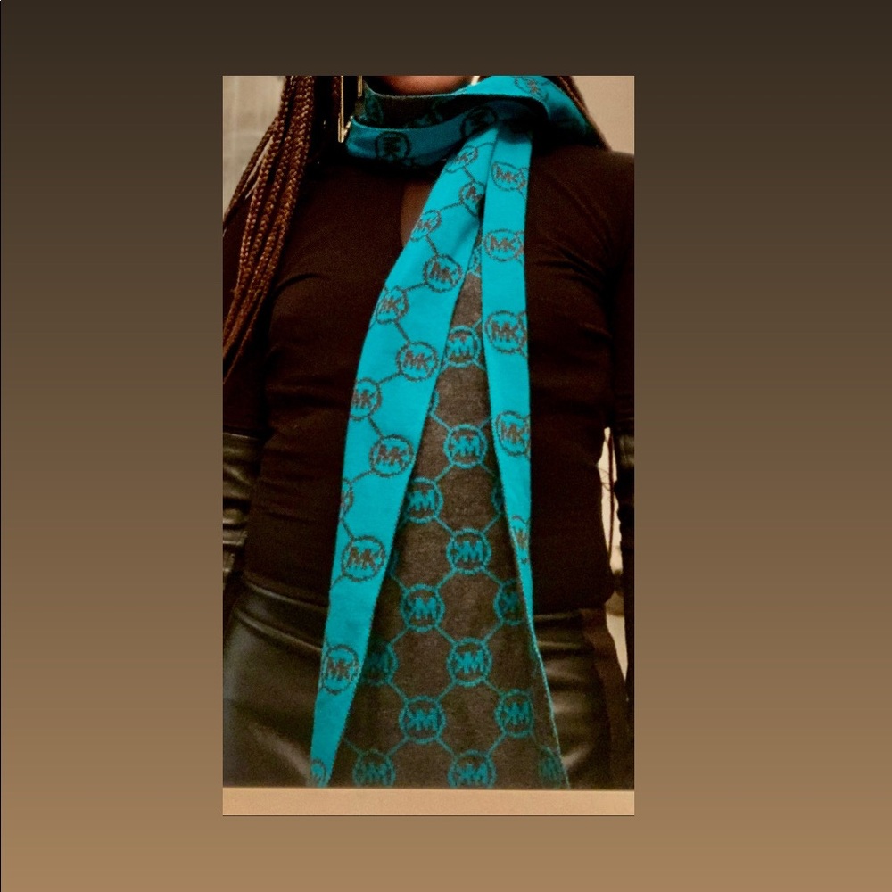Michel Kors Reversable Scarf